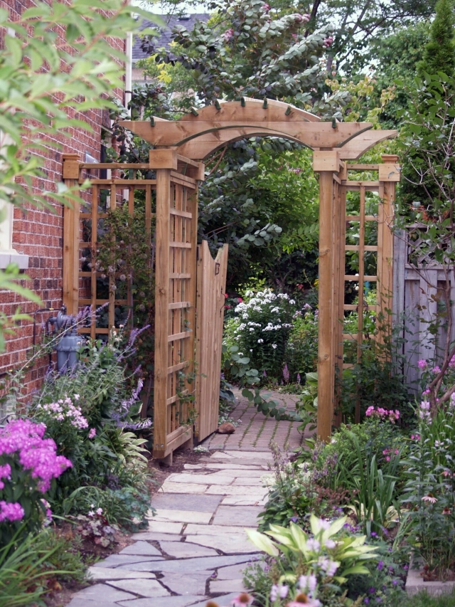 Arbour with gate