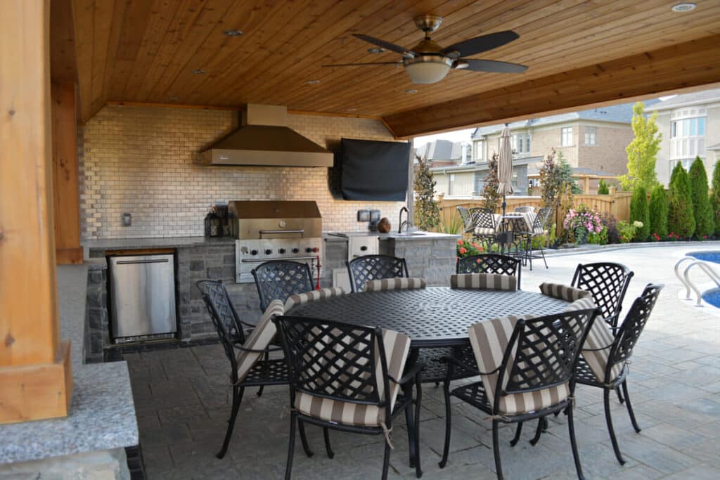 Outdoor kitchen in Woodbridge